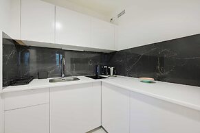 Bright, Modern Studio for 2P - La Defense