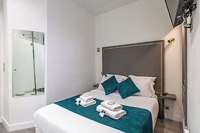 Hotel Avaton - Deluxe Bedroom - Cannes Palais