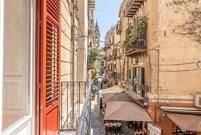 Il Cortile Degli Aragonesi by Wonderful Italy