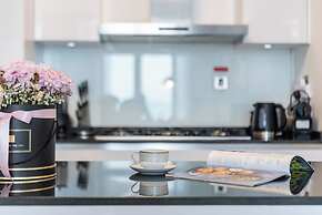 GLOBALSTAY. Azizi Royal Bay Apartments