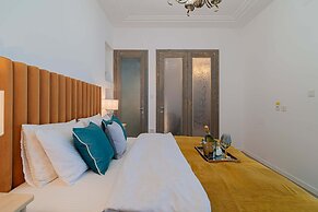 Charming 2BR Apartment - Steps to Romanian Athenaeum