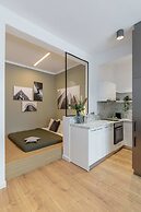 Modern Suite on Historic Calea Victoriei