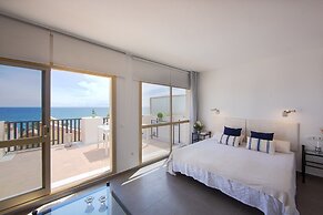 Studio in Marbella Steps From Sandy Beach