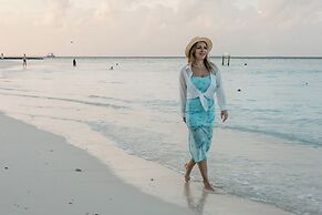 Arrival Beach and Spa at Gulhi