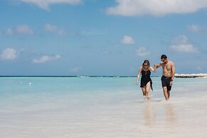 Arrival Beach and Spa at Gulhi