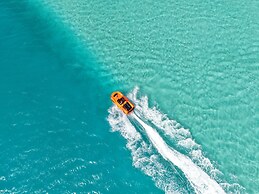 Arrival Beach and Spa at Gulhi