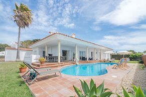 Villa Maricel - Villa With Private Pool. Free Wifi