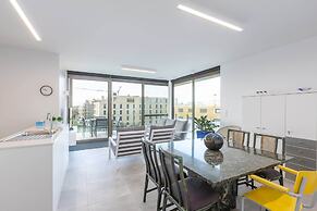 Newly Built Flat Near the City Centre