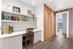 Precinct Corner Two Bedroom Waterfront Apartment - 221