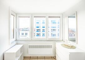 Modern Apartment Near Sea