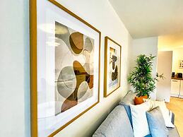 Lovely Flat in Kiln Close With Free Parking