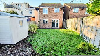 Cheerful 4-bedroom House