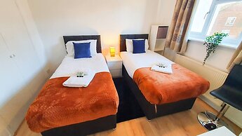 Cheerful 4-bedroom House