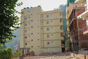 Hotel Aastha Height
