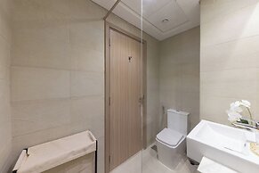Bright and cozy studio in Azizi Riviera