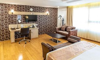 The Ole-Ken Hotel