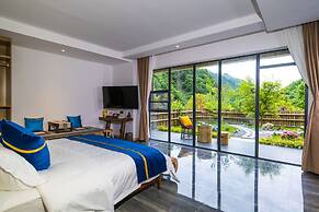 Summergarden Hotel