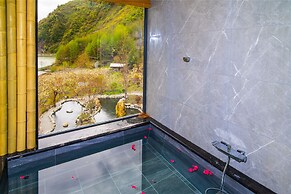 Summergarden Hotel