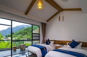 Summergarden Hotel
