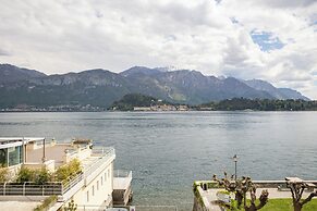 Lakefront Contemporary