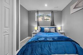 12 Spacious Home w A C Crib Garage By Airport