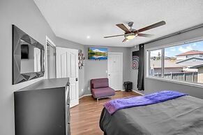 12 Spacious Home w A C Crib Garage By Airport