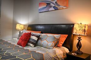 12 Spacious Home w A C Crib Garage By Airport