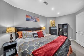 12 Spacious Home w A C Crib Garage By Airport