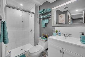 12 Spacious Home w A C Crib Garage By Airport
