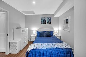 12 Spacious Home w A C Crib Garage By Airport