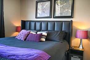 12 Spacious Home w A C Crib Garage By Airport