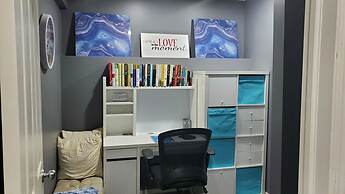 12 Spacious Home w A C Crib Garage By Airport