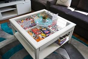 12 Spacious Home w A C Crib Garage By Airport