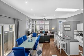 12 Spacious Home w A C Crib Garage By Airport
