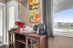 52-3 Bed Suite on Lake Central A C By Airport