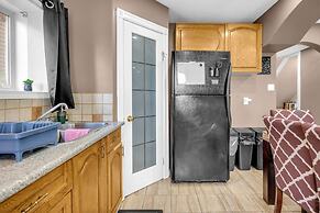 52-3 Bed Suite on Lake Central A C By Airport