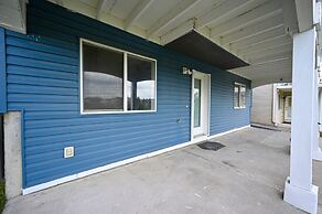 52-3 Bed Suite on Lake Central A C By Airport