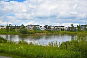 52-3 Bed Suite on Lake Central A C By Airport