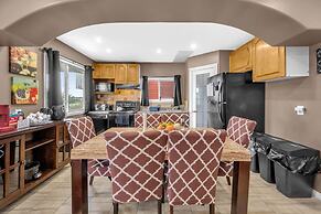 52-3 Bed Suite on Lake Central A C By Airport