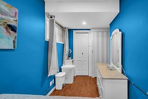 52-3 Bed Suite on Lake Central A C By Airport