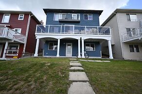 52-3 Bed Suite on Lake Central A C By Airport