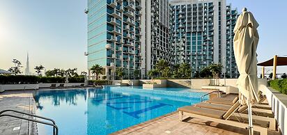 1BR Apt Near Downtown with Skyline Views