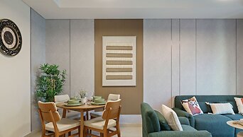1BR Apt Near Downtown with Skyline Views