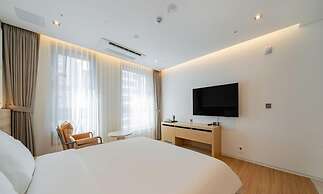 THE HOUND HOTEL BANDALISLAND 2
