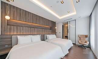 THE HOUND HOTEL BANDALISLAND 2