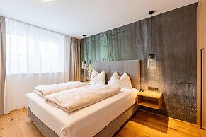 Apartment With Balcony in Fiss