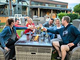 Room in Wangerland With Meals & Drinks