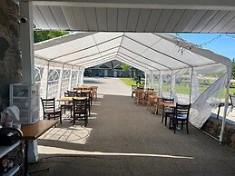 The Ash Grove Inn