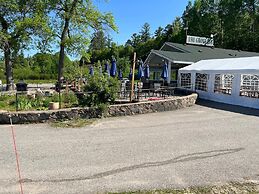 The Ash Grove Inn