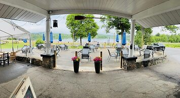 The Ash Grove Inn